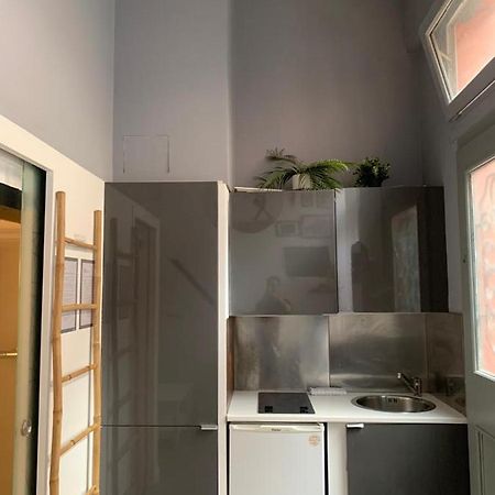 Appartamento Spacious Bright Split Level Flat In The Fashionable Marais Parigi Esterno foto