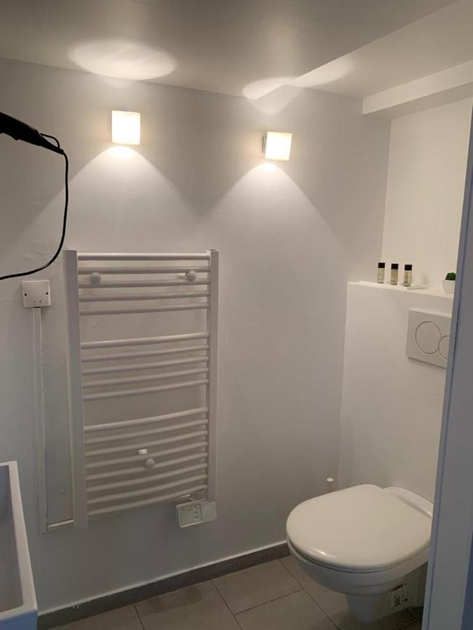 Appartamento Spacious Bright Split Level Flat In The Fashionable Marais Parigi Esterno foto